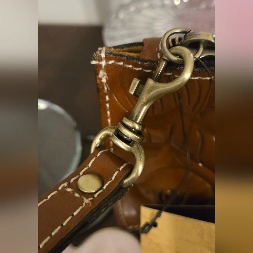 Patricia Nash Brown Embossed Leather Clutch - Picture 5 of 11